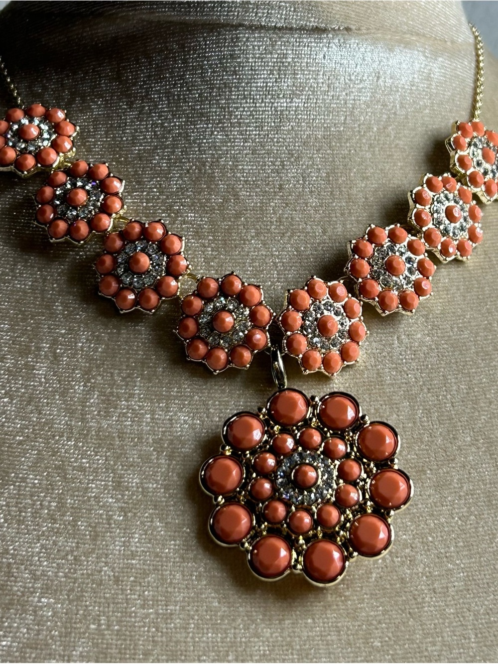 Premier Designs floral brooch necklace